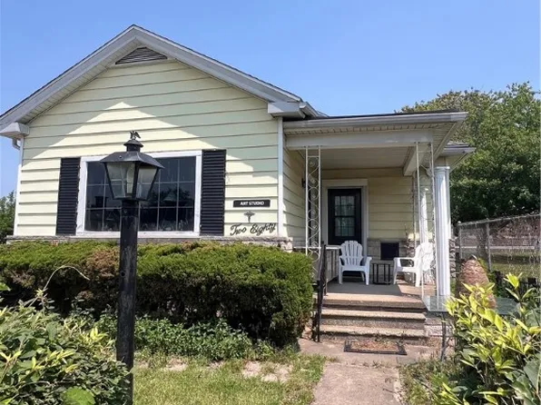 280 W North St, Decatur, IL 62522