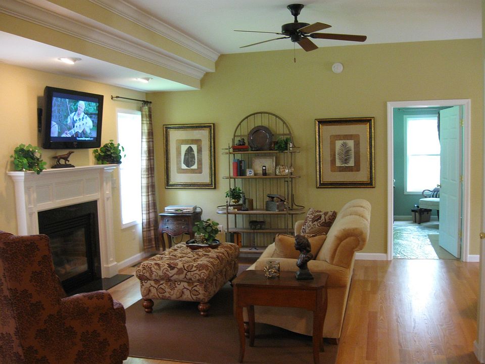 2nd image of Ella Dr