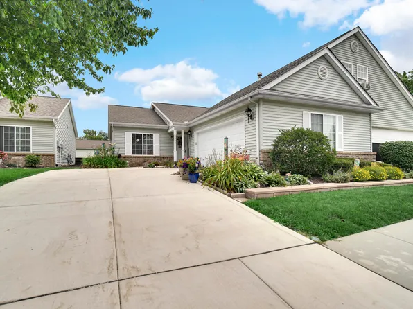 2902 Lakepointe Dr, Valparaiso, IN 46383