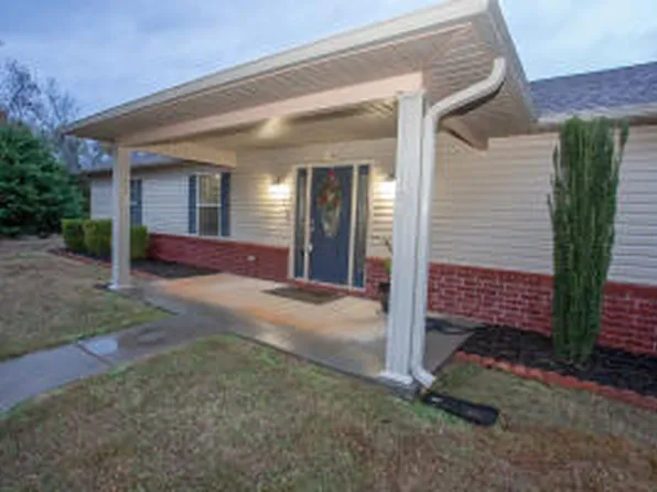 111 Stonegate Dr, Russellville, AR 72802