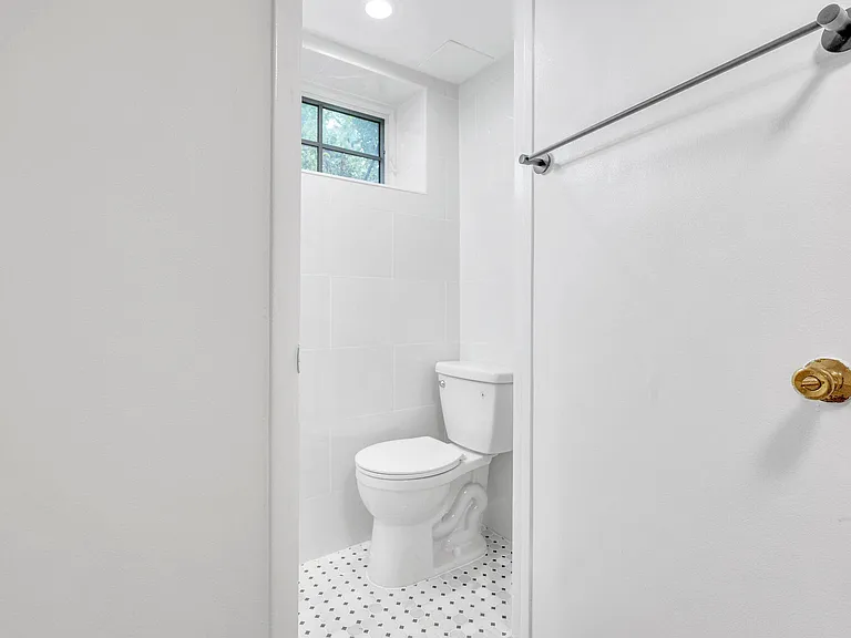 4306 Alton Pl NW — Photo 33