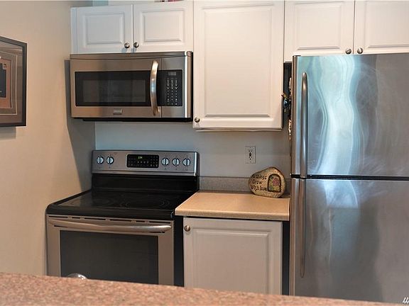 2nd image of 18621 Blueberry Ln SE Unit A308