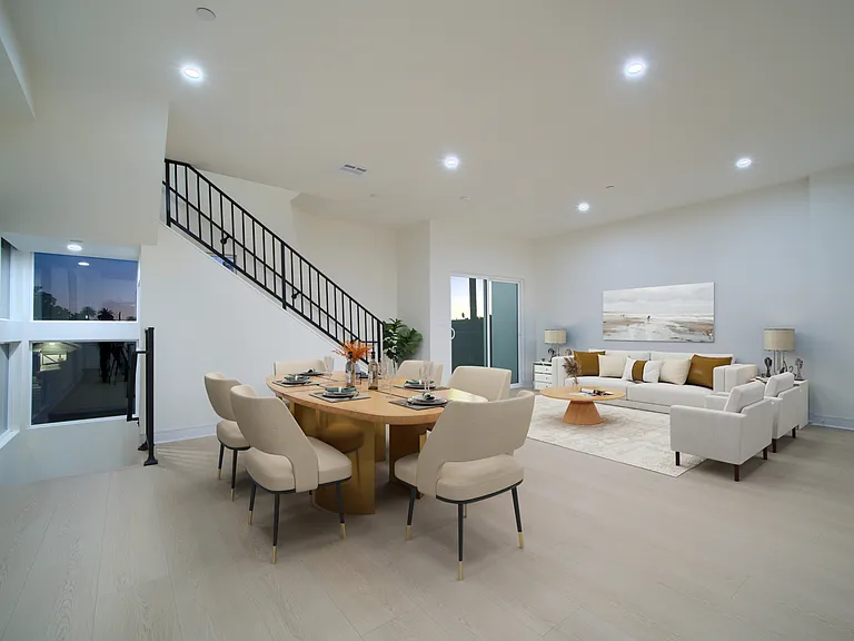 801 E 84th Pl — Photo 10
