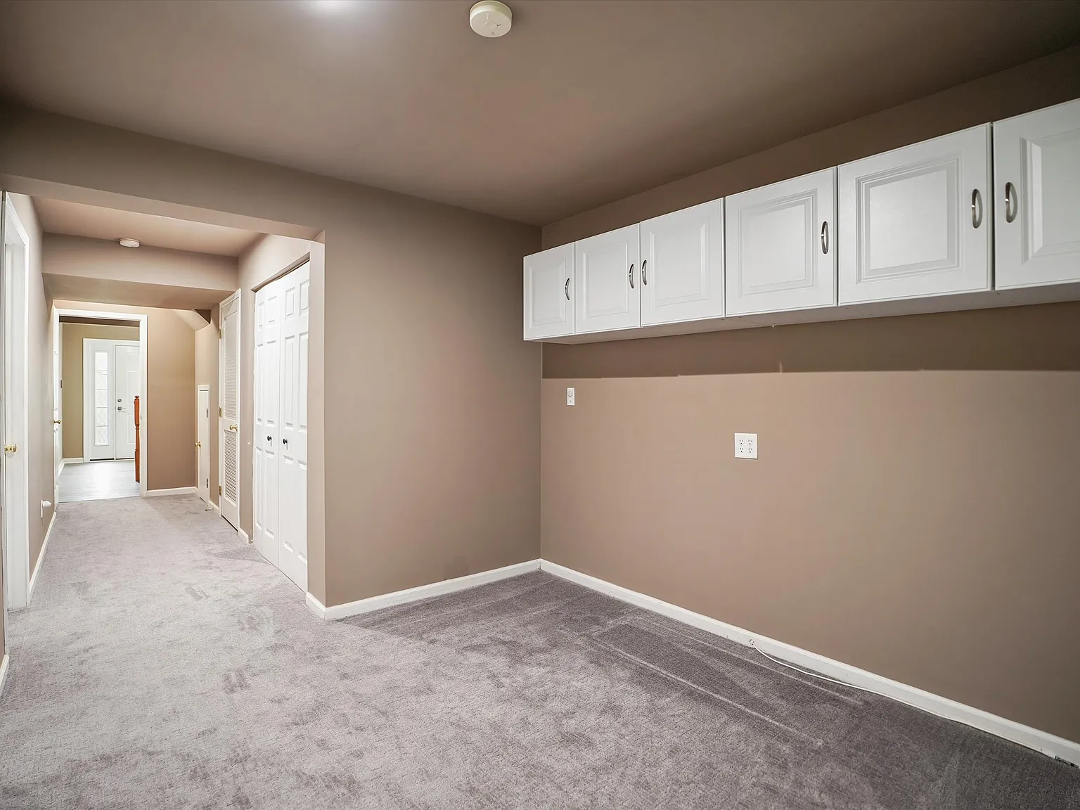 5 bed, 1720 sqft, $3,300 — Photo 3