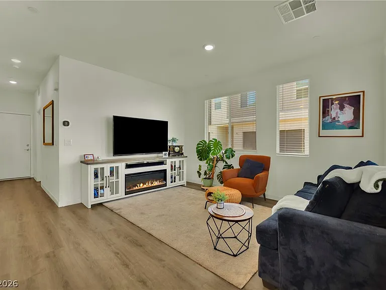 129 Laguna Commons Ln — Photo 13