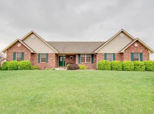 5203 Thorndale Dr, Godfrey, IL 62035