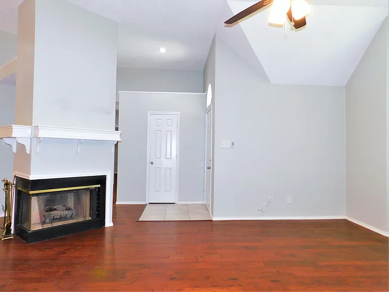 1539 Pickwick Ln — Photo 4