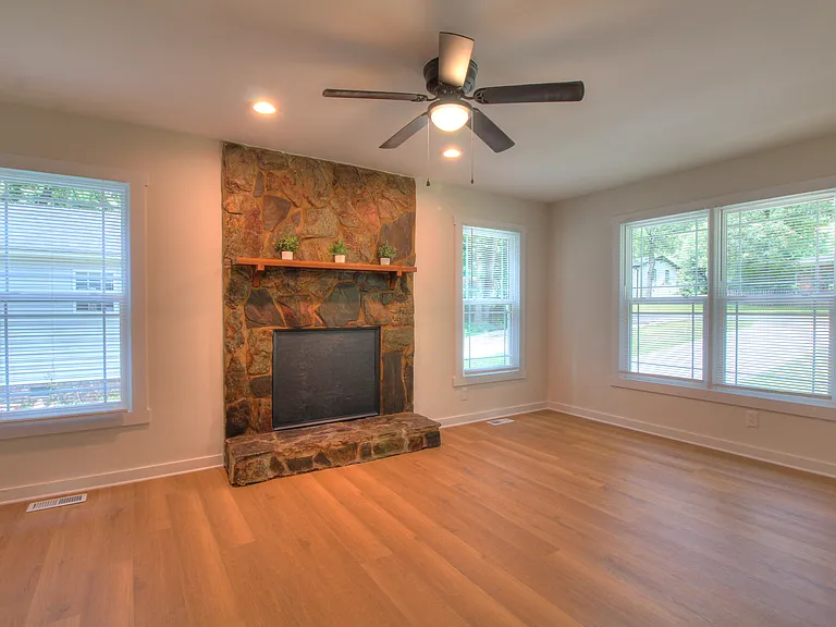 616 Anne Ave — Photo 5