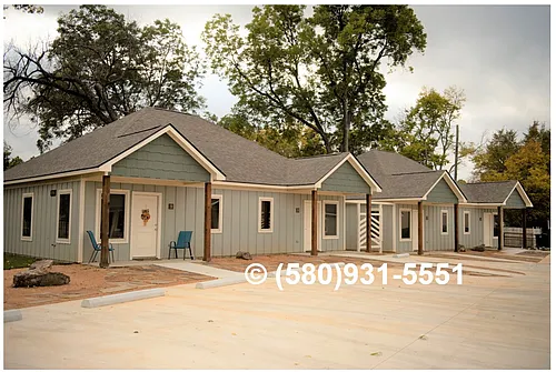 1605 W Arkansas St Photo 1