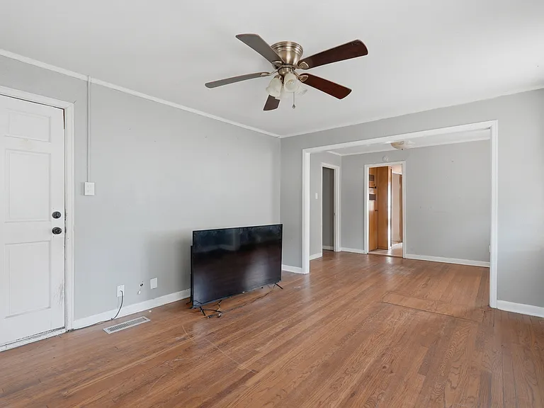 2204 Tierney Rd — Photo 10