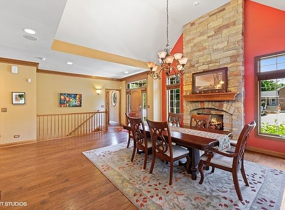 4th image of 2458 Durand Dr