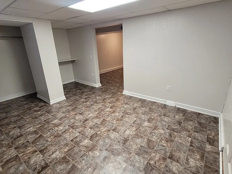 310 S 6th St #3 — Photo 5