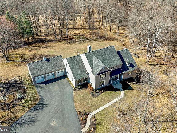 3rd image of 8986 Woodward Rd