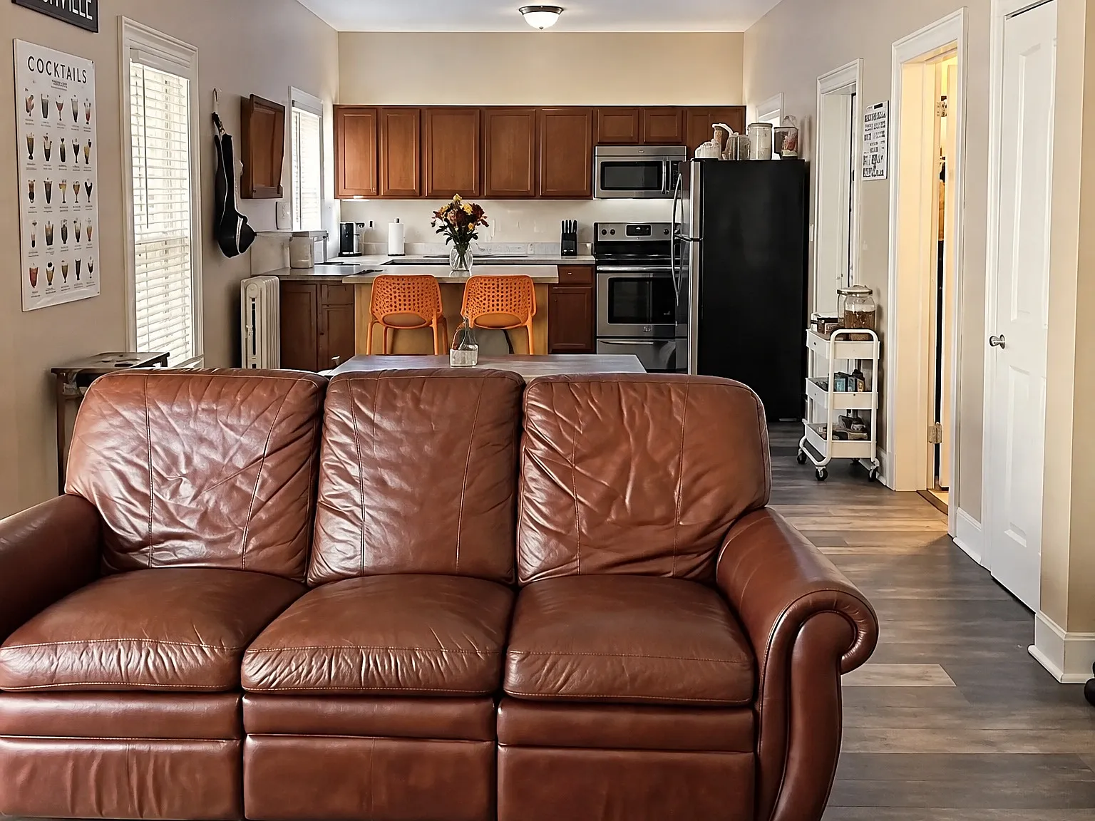 7 bed, 2.5 bath, 2104 sqft, $5,250 — Photo 3