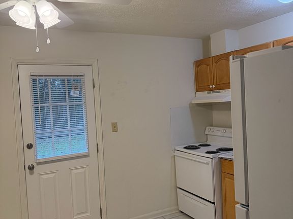 5th image of 387 Lexington Hts #387