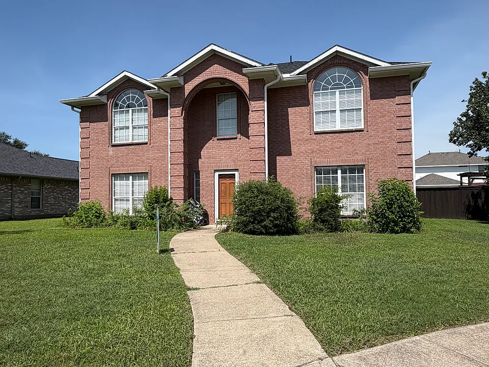 1112 Hughes Ct