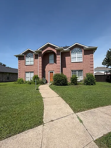 1112 Hughes Ct Photo 1