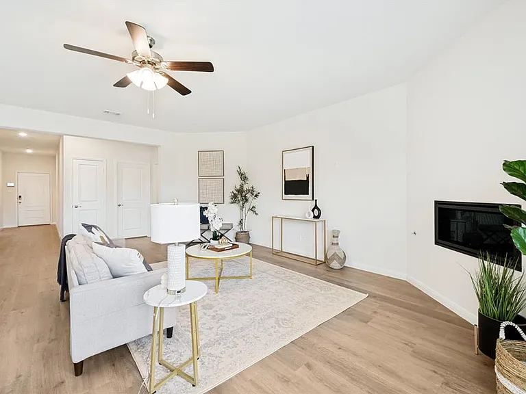 2906 Jasper Trl — Photo 3