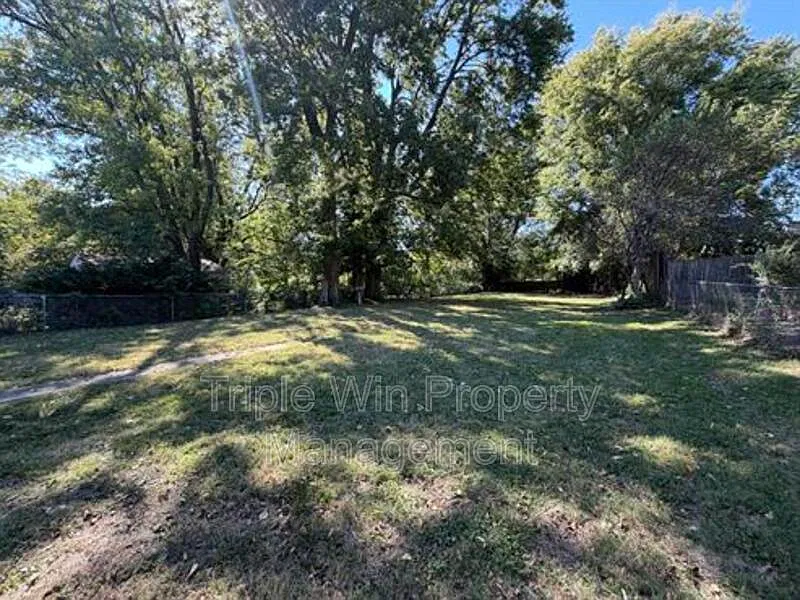 2 bed, 1.0 bath, 1019 sqft, $1,280 — Photo 4