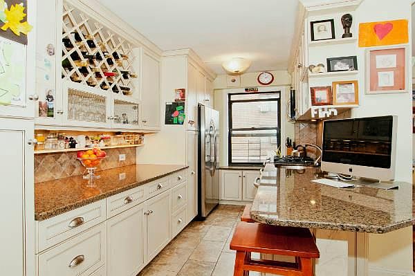 2nd image of 266 E Broadway APT 1803