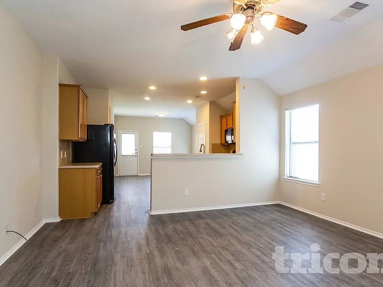 10338 Whisper Bluff Dr — Photo 4