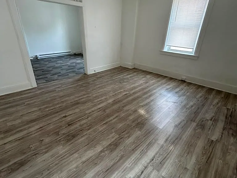 148 E Washington St — Photo 9