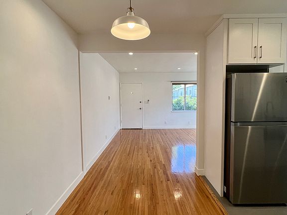 5th image of 1006 21st St APT B