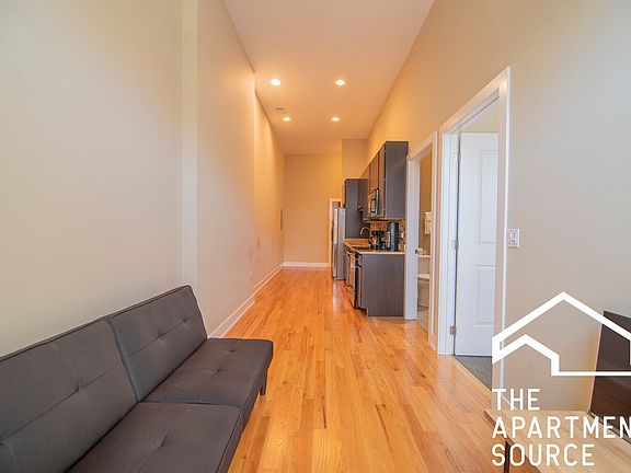 4th image of 3138 S Indiana Ave #106
