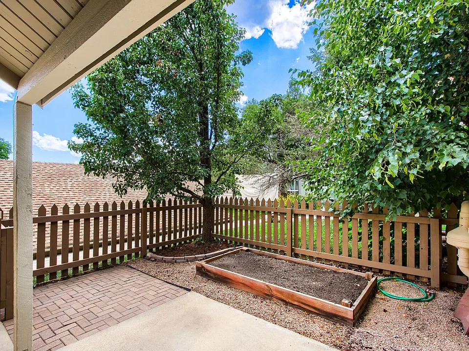 3061 Redstone Ln