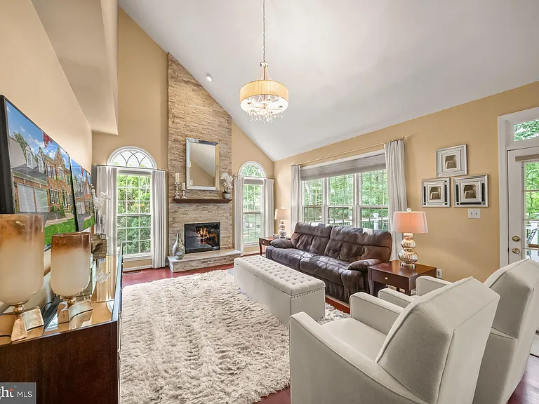 5667 Lonesome Dove Ct — Photo 31