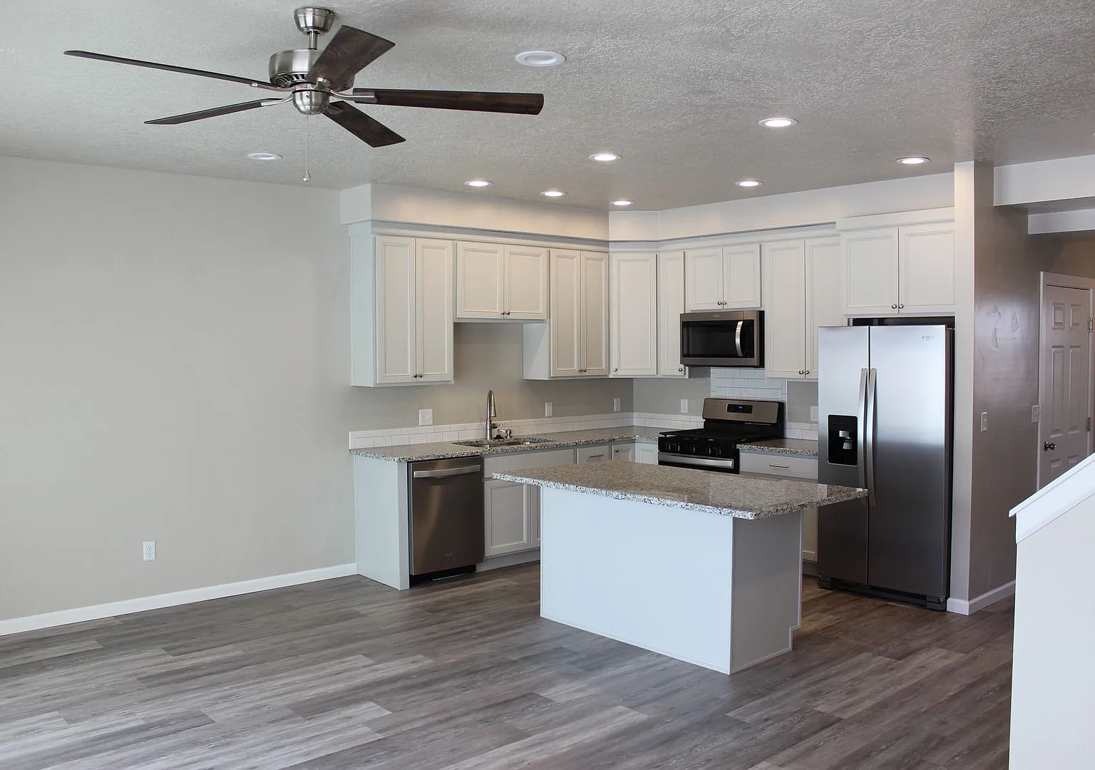 3 Bedroom Duplex — Photo 4