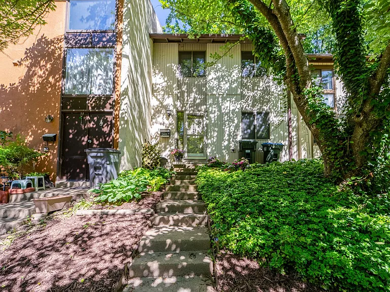 2455 Pyrenees Ct — Photo 2