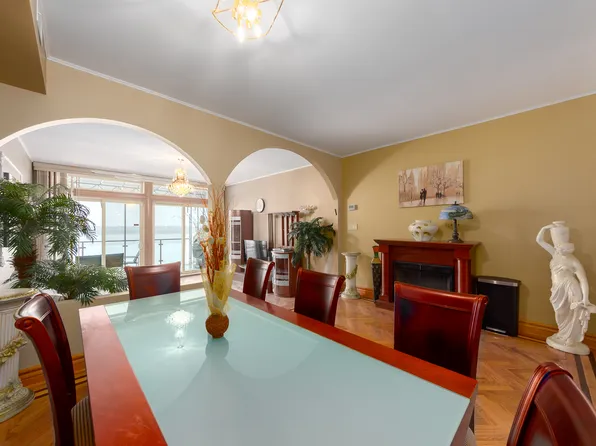 822 Dean Avenue image 1 of 33