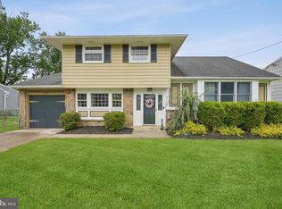 14 Swarthmore Ave, Stratford, NJ 08084