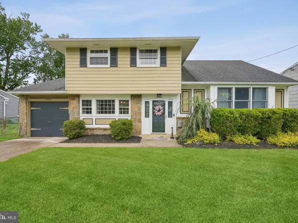 14 Swarthmore Ave, Stratford, NJ 08084