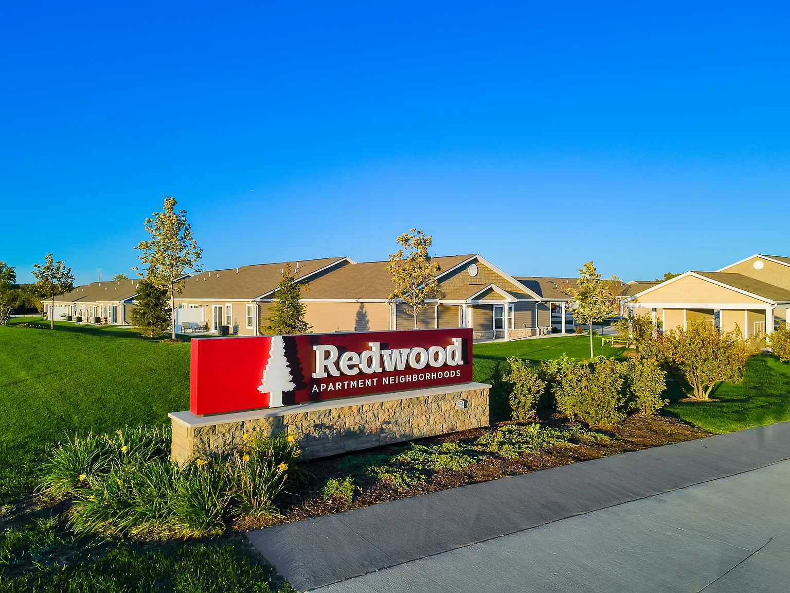 Redwood Oswego — Photo 4