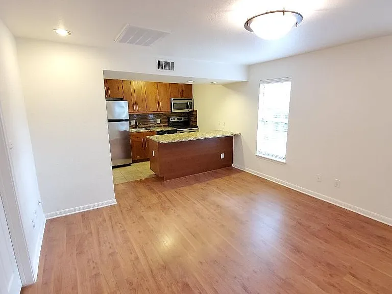7685 Northcross Dr #620 — Photo 3