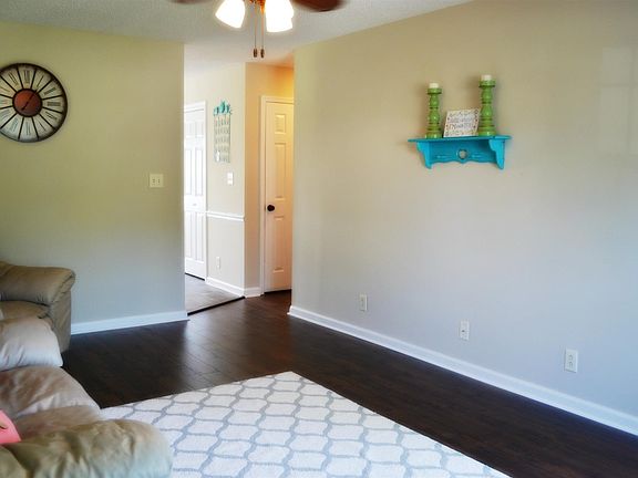 4th image of 1053 Beck Cir