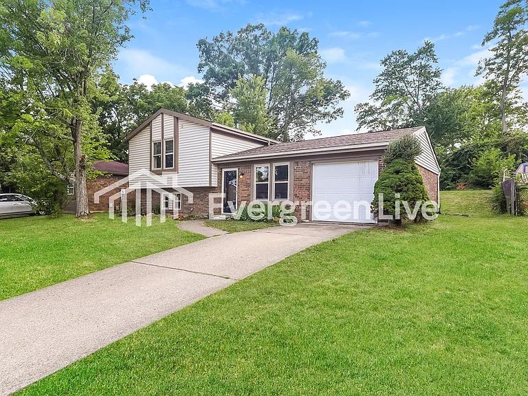 7732 Ravenswood Dr — Photo 2