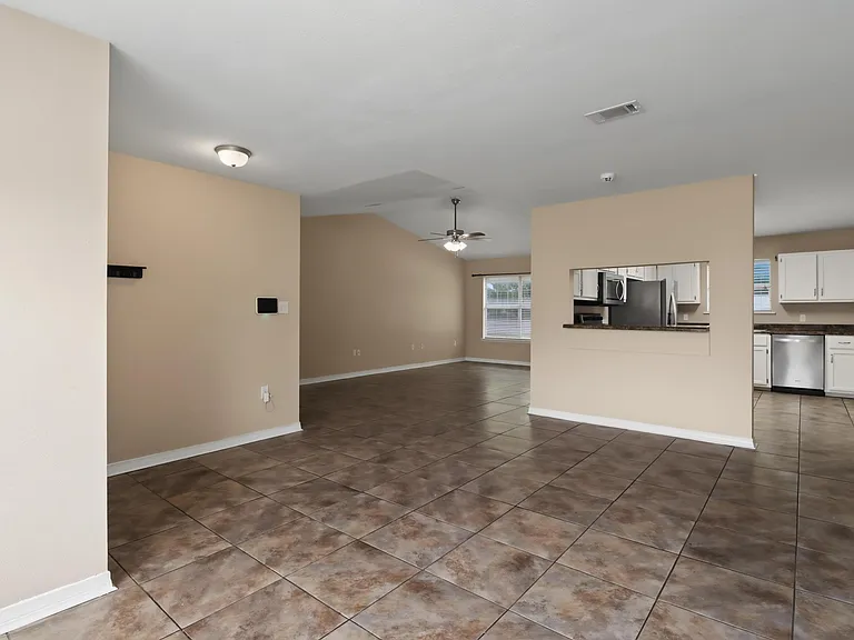 2 Fleetwood Dr — Photo 5
