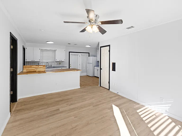 417 Carroll Ave — Photo 6
