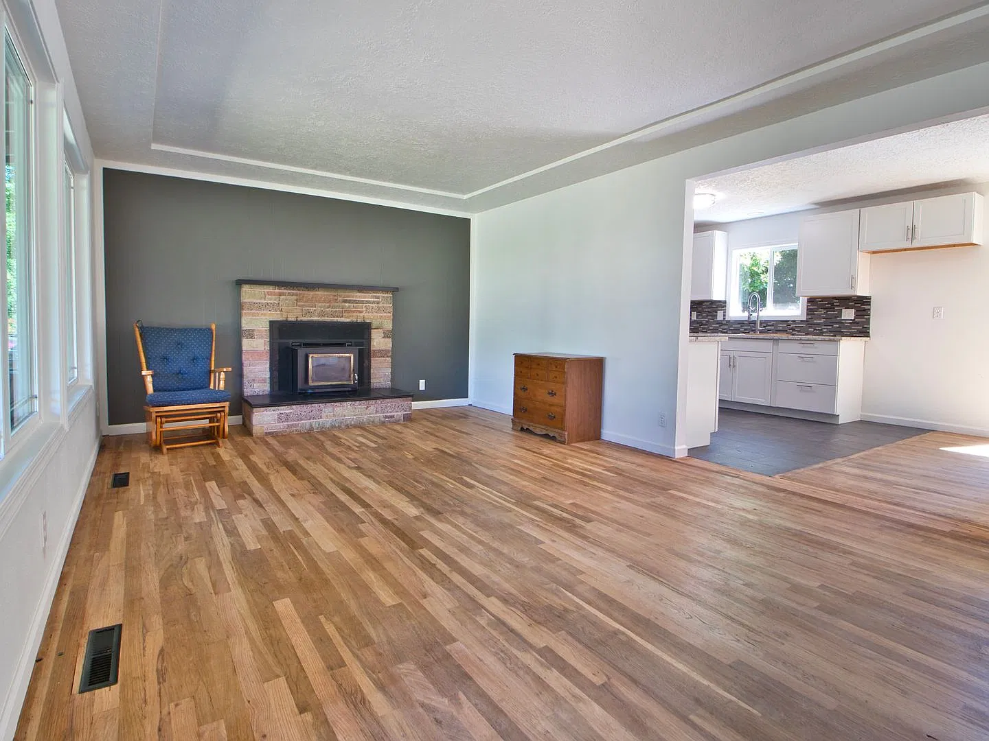 Large Renovated Home with Big Yard! — Photo 3