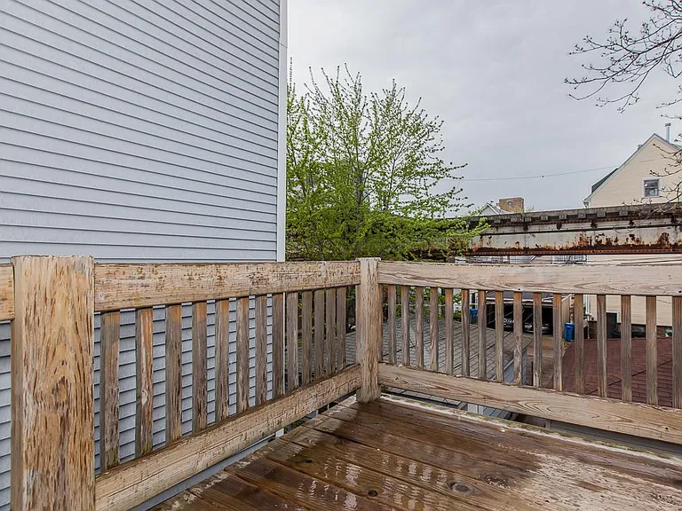 1116 W Roscoe St #2 — Photo 10