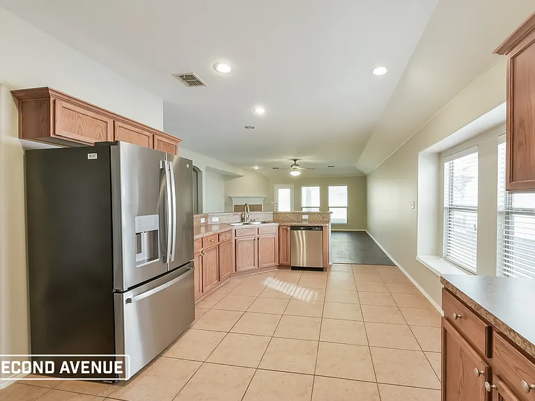 5828 Fathom Dr — Photo 3