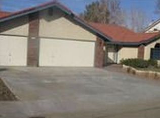 216 W Cielo Ave, Ridgecrest, CA 93555