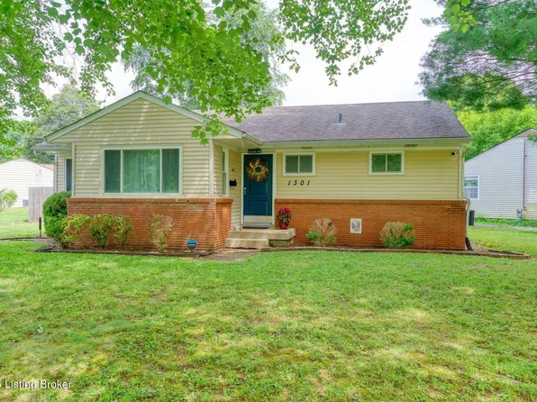 1301 Mark Trail Rd, Lyndon, KY 40242