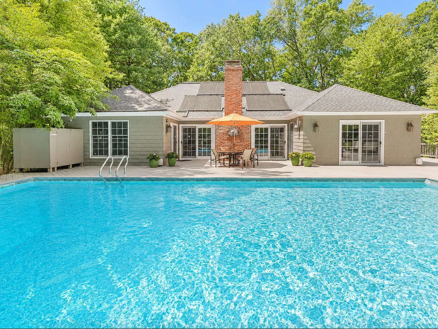 Short term August Rental in East Hampton — Photo 1