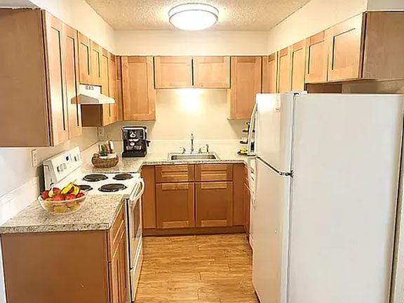 4th image of 1292 E 6th St #3da87db7f
