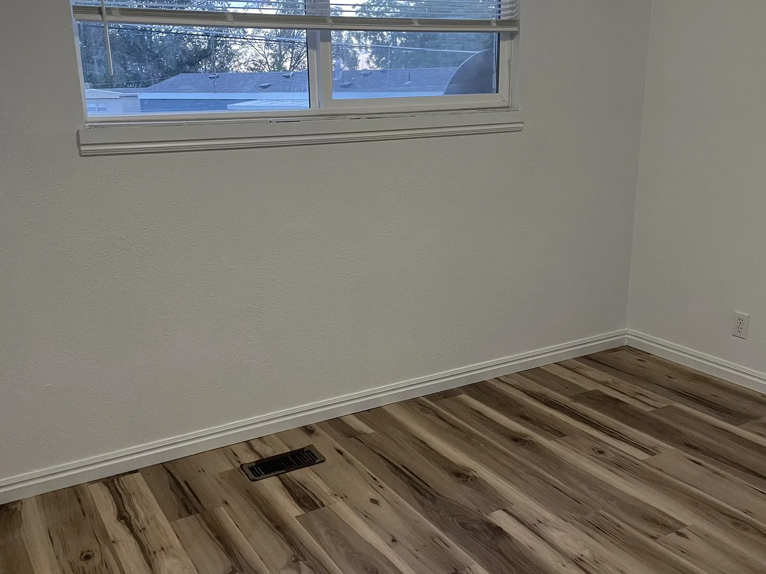 2 Bedroom Clearfield 4-Plex! — Photo 3
