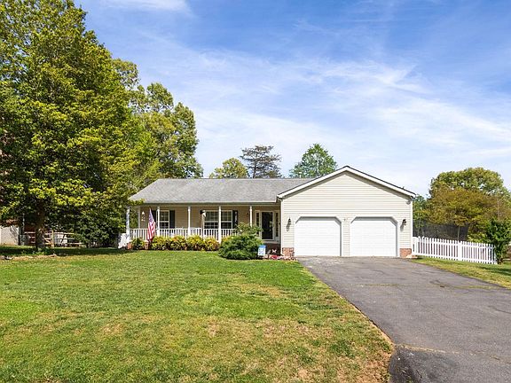 3rd image of 67 Melanie Hollow Ln